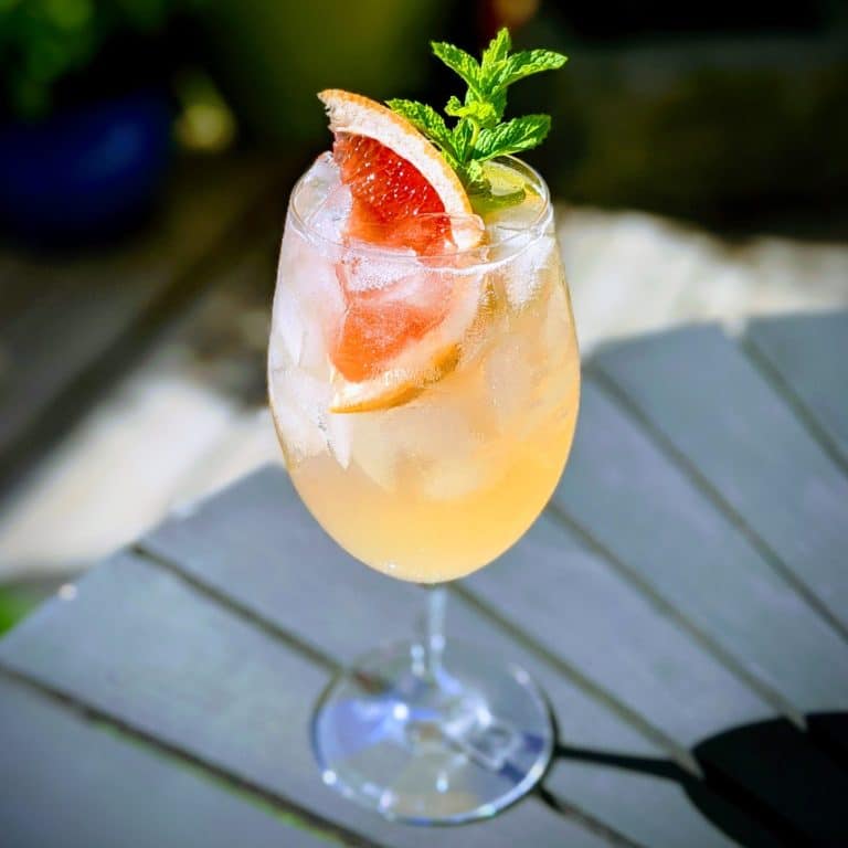 Grapefruit Gin Spritzer