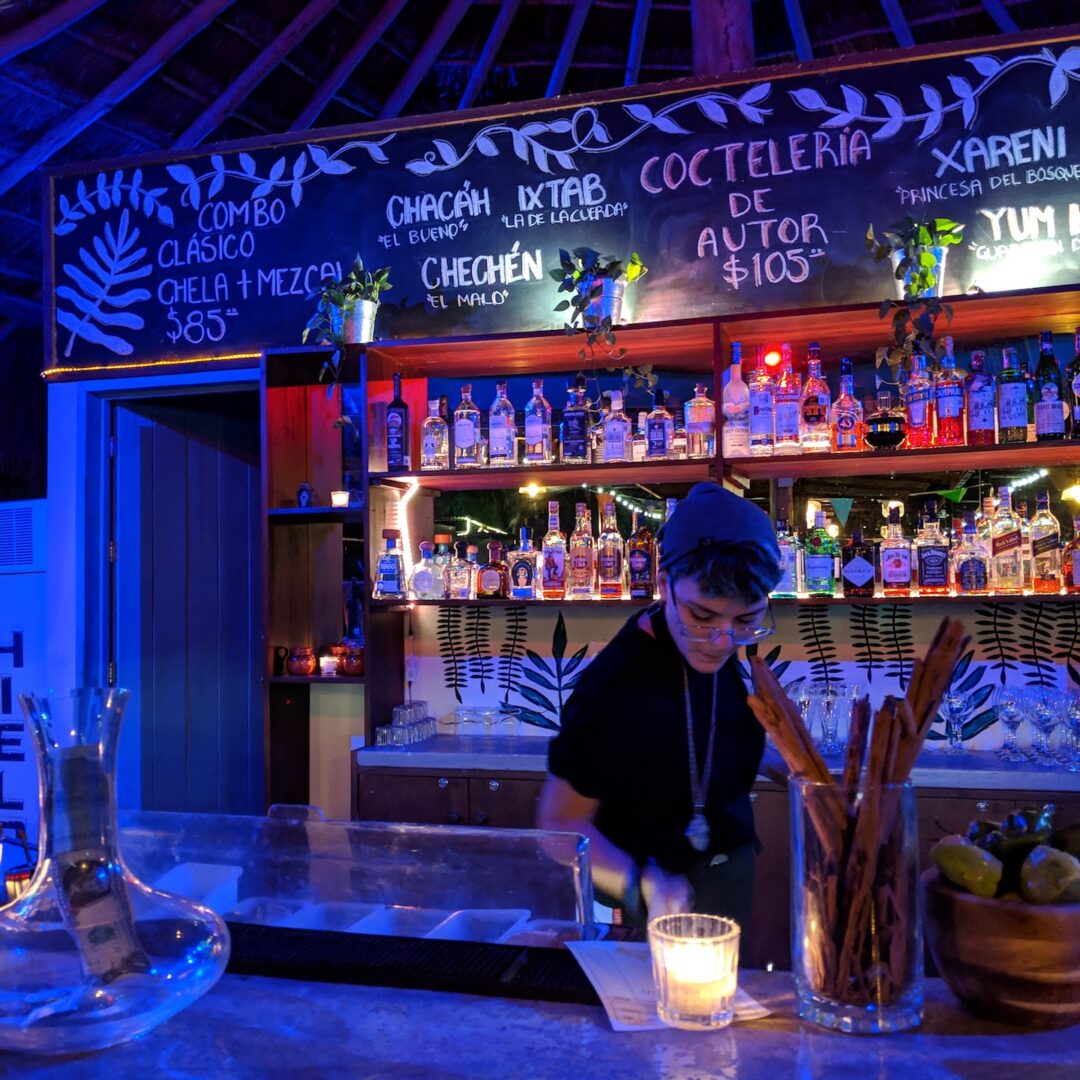 Tulum Food Truck Park - Bar