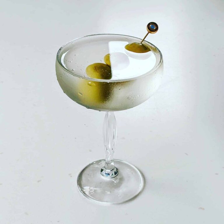 Montis Dirty Gin Martini